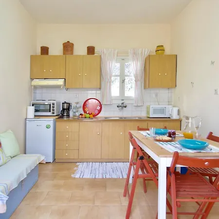 Apricot Garden, 5' To Center, 5' To Naoussa