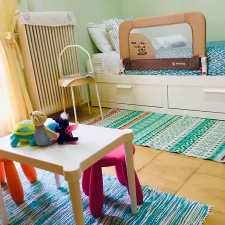 Apricot Garden, 5' To Center, 5' To * Naoussa