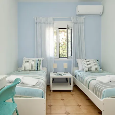 Apartment Apricot Garden, 5' To Center, 5' To Naousa (Paros)