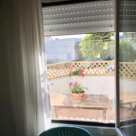 Apartman Apricot Garden, 5' To Center, 5' To Náusza