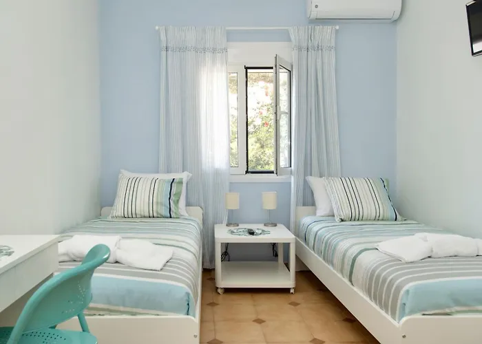 Apartment Apricot Garden, 5' To Center, 5' To Naousa (Paros)