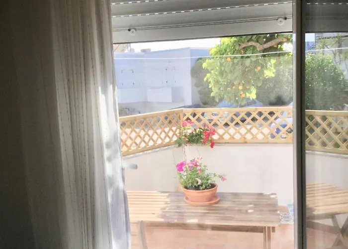 アパート Apricot Garden, 5' To Center, 5' To ナウサ